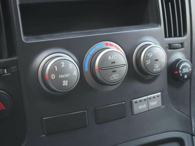 Серый Хендай Н 100, объемом двигателя 2.5 л и пробегом 194 тыс. км за 8900 $, фото 14 на Automoto.ua