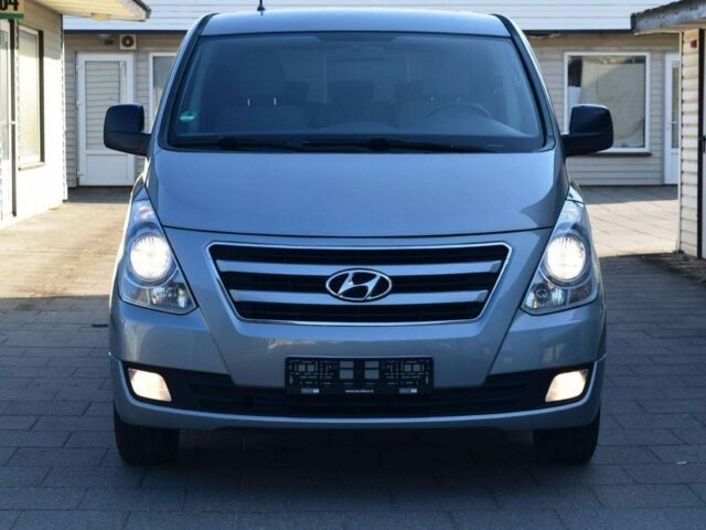 Серый Хендай Н 100, объемом двигателя 2.5 л и пробегом 194 тыс. км за 8900 $, фото 1 на Automoto.ua