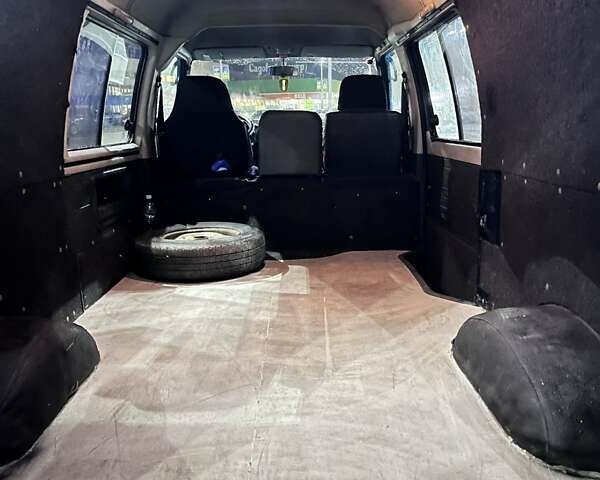 Синий Хендай Н 100, объемом двигателя 2.48 л и пробегом 470 тыс. км за 2500 $, фото 17 на Automoto.ua