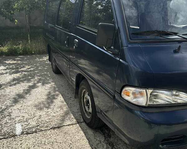 Синій Хендай Н 100, об'ємом двигуна 2.5 л та пробігом 450 тис. км за 4000 $, фото 2 на Automoto.ua