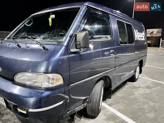 Синий Хендай Н 100, объемом двигателя 2.48 л и пробегом 470 тыс. км за 2500 $, фото 5 на Automoto.ua