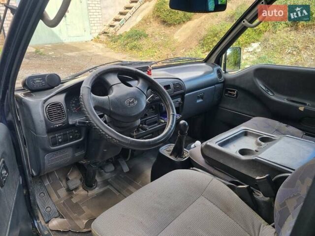 Синий Хендай Н 100, объемом двигателя 2.5 л и пробегом 300 тыс. км за 4000 $, фото 14 на Automoto.ua