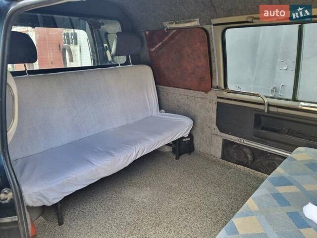 Синий Хендай Н 100, объемом двигателя 2.5 л и пробегом 300 тыс. км за 4000 $, фото 5 на Automoto.ua