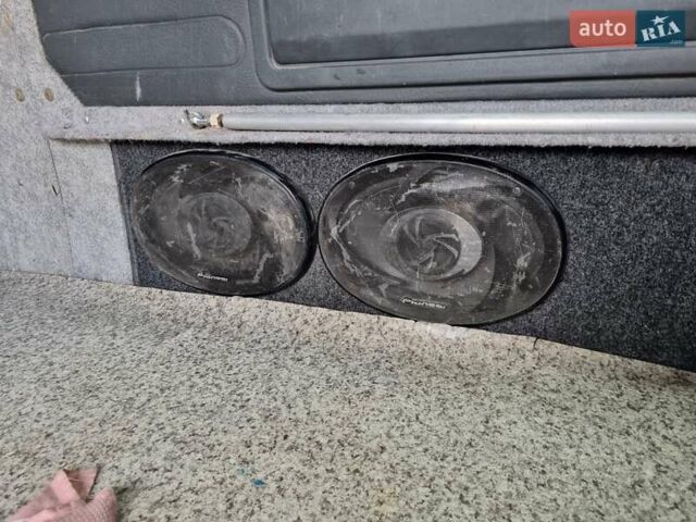 Синий Хендай Н 100, объемом двигателя 2.5 л и пробегом 300 тыс. км за 4000 $, фото 9 на Automoto.ua