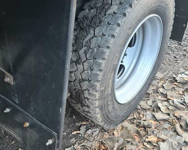 Белый Хендай НД 65, объемом двигателя 3.3 л и пробегом 215 тыс. км за 9500 $, фото 2 на Automoto.ua