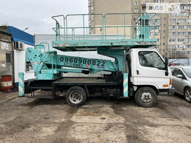 Белый Хендай НД 65, объемом двигателя 3.3 л и пробегом 222 тыс. км за 27000 $, фото 1 на Automoto.ua