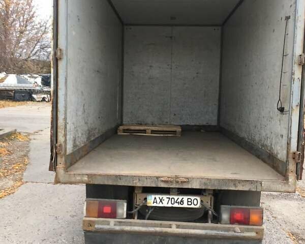 Синий Хендай НД 65, объемом двигателя 3.3 л и пробегом 300 тыс. км за 5300 $, фото 8 на Automoto.ua
