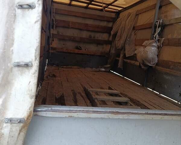 Білий Хендай НД 72, об'ємом двигуна 3.91 л та пробігом 350 тис. км за 5999 $, фото 1 на Automoto.ua