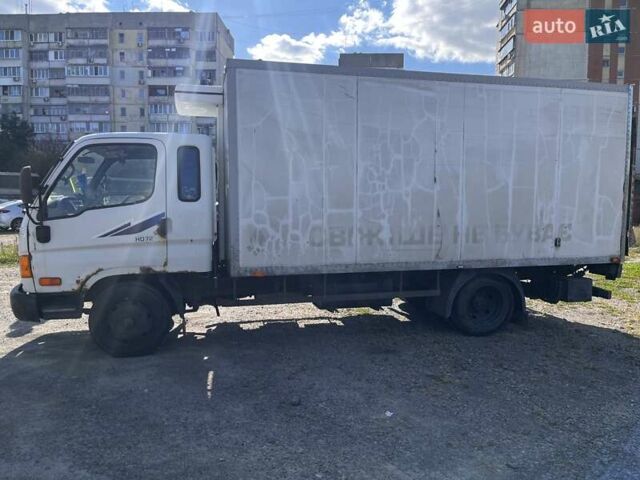 Белый Хендай НД 72, объемом двигателя 3.57 л и пробегом 457 тыс. км за 7900 $, фото 5 на Automoto.ua