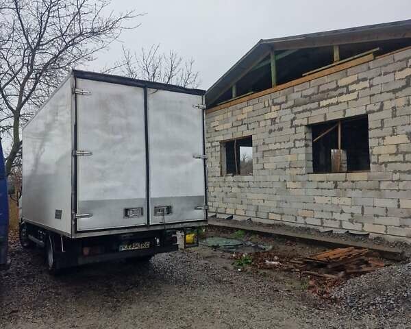 Белый Хендай НД 72, объемом двигателя 3.3 л и пробегом 465 тыс. км за 7000 $, фото 2 на Automoto.ua