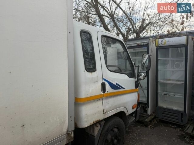 Білий Хендай НД 72, об'ємом двигуна 3.91 л та пробігом 410 тис. км за 9000 $, фото 2 на Automoto.ua