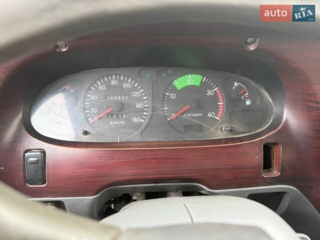 Белый Хендай НД 72, объемом двигателя 3.91 л и пробегом 410 тыс. км за 9000 $, фото 8 на Automoto.ua