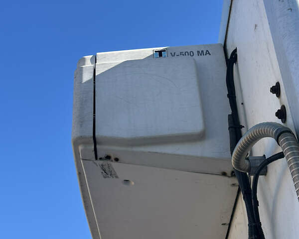 Белый Хендай НД 78, объемом двигателя 3.9 л и пробегом 100 тыс. км за 11800 $, фото 3 на Automoto.ua