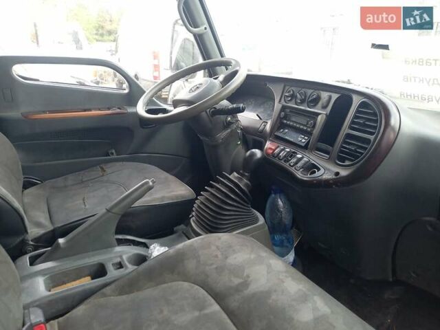 Белый Хендай НД 78, объемом двигателя 3.93 л и пробегом 375 тыс. км за 7000 $, фото 4 на Automoto.ua