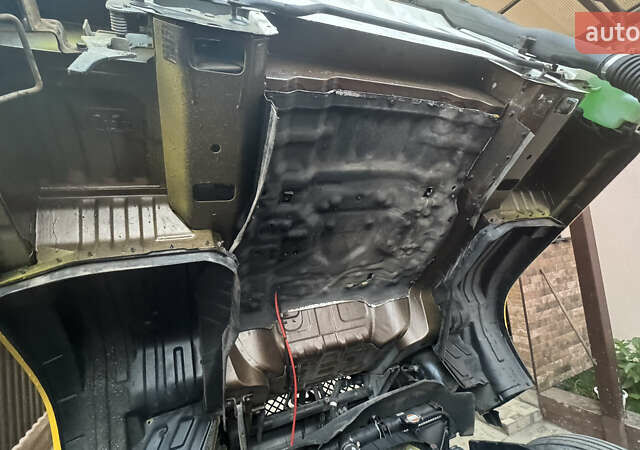 Жовтий Хендай НД 78, об'ємом двигуна 3.91 л та пробігом 238 тис. км за 22500 $, фото 6 на Automoto.ua