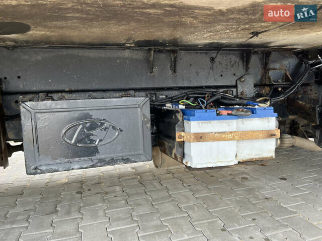 Синий Хендай НД 78, объемом двигателя 3.93 л и пробегом 517 тыс. км за 12000 $, фото 33 на Automoto.ua