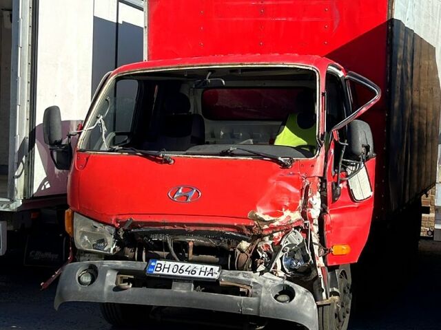 Хендай НД, объемом двигателя 3.9 л и пробегом 280 тыс. км за 4999 $, фото 1 на Automoto.ua