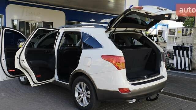 Белый Хендай ЛХ55, объемом двигателя 3 л и пробегом 180 тыс. км за 12000 $, фото 12 на Automoto.ua