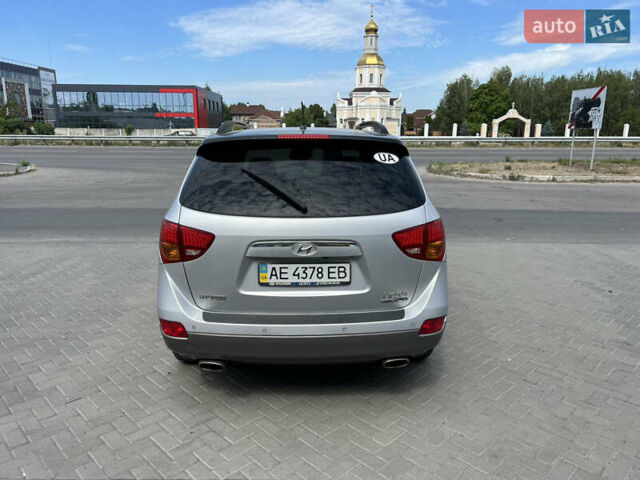 Серый Хендай ЛХ55, объемом двигателя 3.78 л и пробегом 170 тыс. км за 8800 $, фото 6 на Automoto.ua