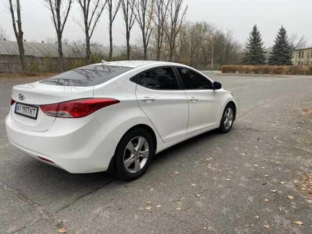 Белый Хендай Лантра, объемом двигателя 1.8 л и пробегом 166 тыс. км за 8850 $, фото 1 на Automoto.ua