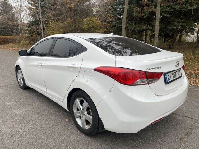 Белый Хендай Лантра, объемом двигателя 1.8 л и пробегом 166 тыс. км за 8850 $, фото 4 на Automoto.ua