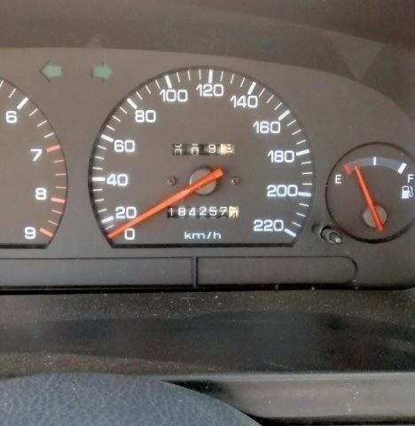 Червоний Хендай Лантра, об'ємом двигуна 1 л та пробігом 198 тис. км за 700 $, фото 18 на Automoto.ua