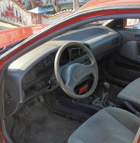 Червоний Хендай Лантра, об'ємом двигуна 1 л та пробігом 198 тис. км за 700 $, фото 17 на Automoto.ua