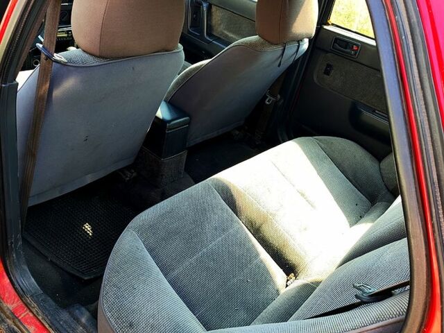 Червоний Хендай Лантра, об'ємом двигуна 1.6 л та пробігом 240 тис. км за 1200 $, фото 5 на Automoto.ua