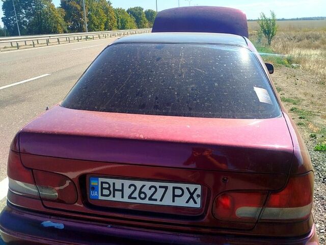 Червоний Хендай Лантра, об'ємом двигуна 1.5 л та пробігом 250 тис. км за 1600 $, фото 2 на Automoto.ua