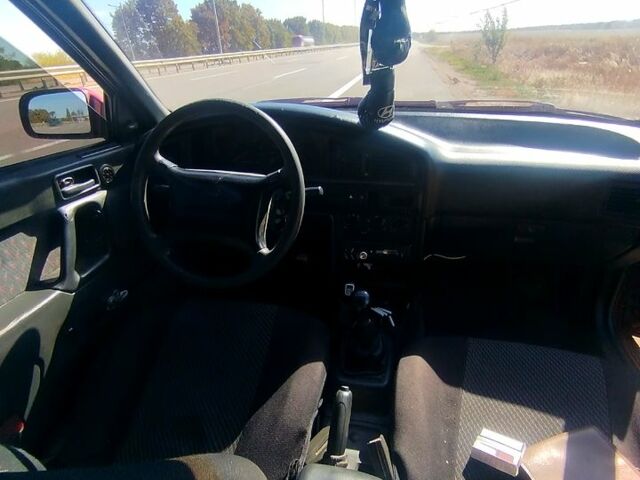 Червоний Хендай Лантра, об'ємом двигуна 1.5 л та пробігом 250 тис. км за 1600 $, фото 3 на Automoto.ua