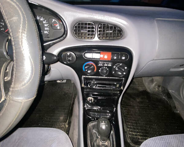 Червоний Хендай Лантра, об'ємом двигуна 1.6 л та пробігом 348 тис. км за 1500 $, фото 19 на Automoto.ua