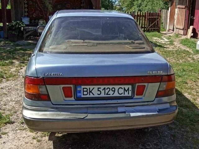 Серый Хендай Лантра, объемом двигателя 1.5 л и пробегом 1000 тыс. км за 800 $, фото 1 на Automoto.ua