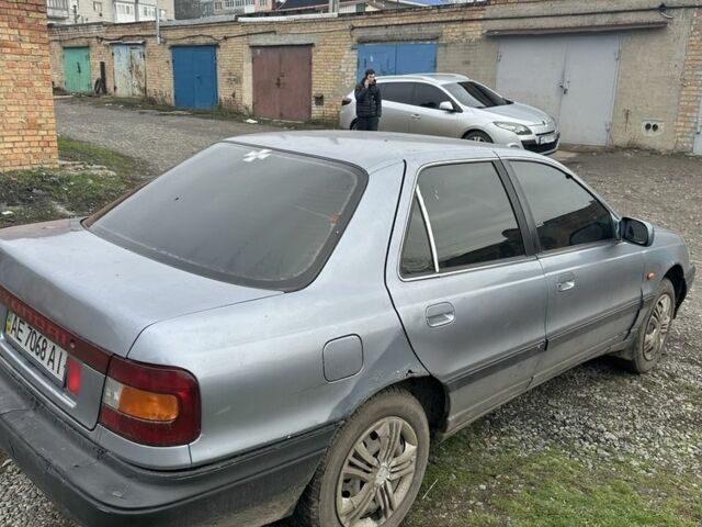 Серый Хендай Лантра, объемом двигателя 1.6 л и пробегом 280 тыс. км за 759 $, фото 2 на Automoto.ua