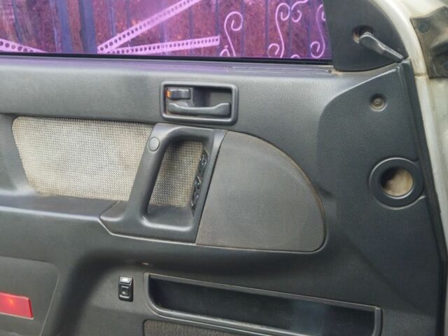 Серый Хендай Лантра, объемом двигателя 1.6 л и пробегом 350 тыс. км за 800 $, фото 9 на Automoto.ua