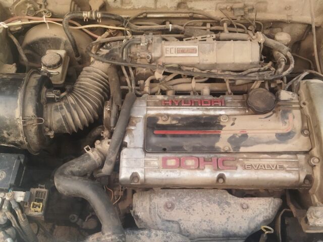 Серый Хендай Лантра, объемом двигателя 1.6 л и пробегом 350 тыс. км за 800 $, фото 2 на Automoto.ua