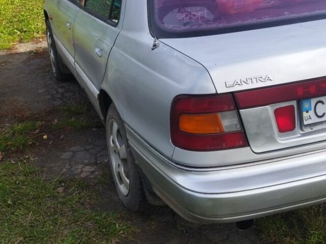 Серый Хендай Лантра, объемом двигателя 1.6 л и пробегом 350 тыс. км за 800 $, фото 4 на Automoto.ua