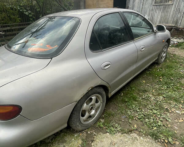 Сірий Хендай Лантра, об'ємом двигуна 1.8 л та пробігом 319 тис. км за 1000 $, фото 3 на Automoto.ua