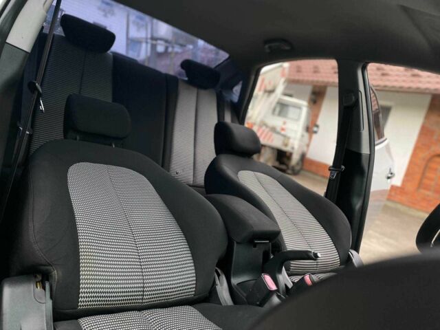 Серый Хендай Лантра, объемом двигателя 1.6 л и пробегом 187 тыс. км за 5999 $, фото 21 на Automoto.ua