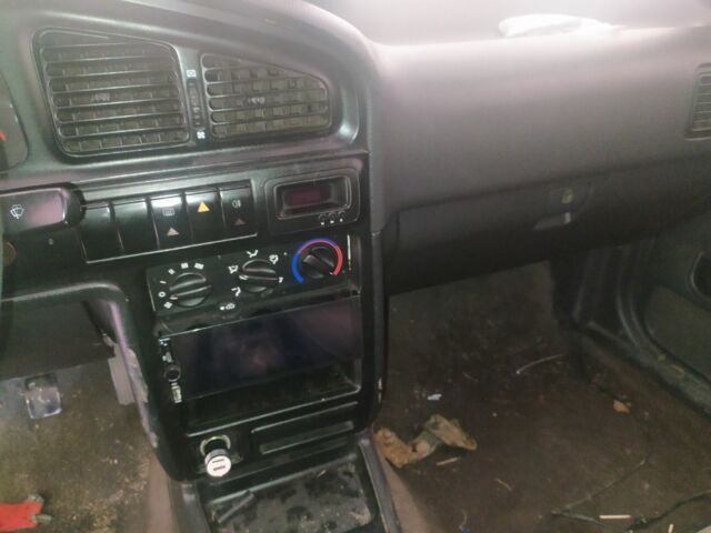 Хендай Лантра 1993 в Чернигове на Automoto.ua Синий Хендай Лантра, объемом двигателя 1.8 л и пробегом 100 тыс. км за 360 $, фото 4 на Automoto.ua