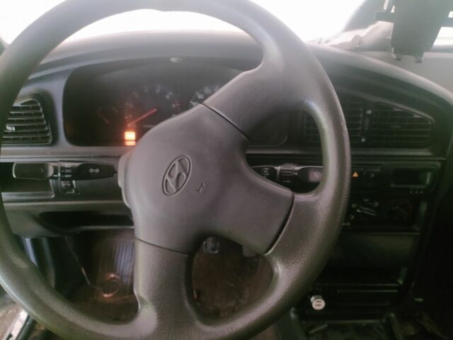 Хендай Лантра 1993 в Чернигове на Automoto.ua Синий Хендай Лантра, объемом двигателя 1.8 л и пробегом 100 тыс. км за 360 $, фото 5 на Automoto.ua