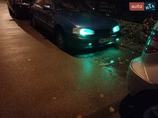 Синий Хендай Лантра, объемом двигателя 1.5 л и пробегом 317 тыс. км за 2100 $, фото 3 на Automoto.ua