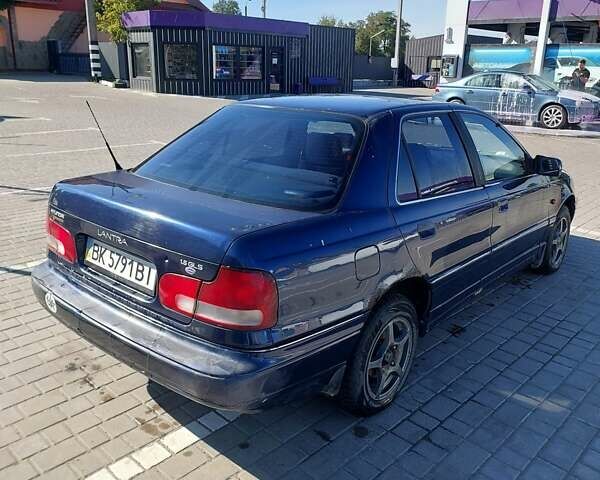 Синий Хендай Лантра, объемом двигателя 1.47 л и пробегом 320 тыс. км за 999 $, фото 5 на Automoto.ua