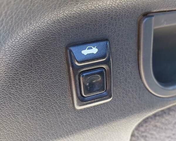 Синий Хендай Лантра, объемом двигателя 1.47 л и пробегом 320 тыс. км за 999 $, фото 12 на Automoto.ua