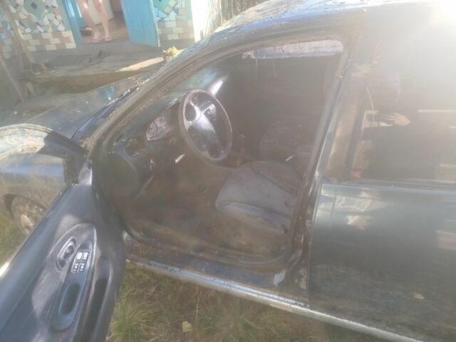 Синий Хендай Лантра, объемом двигателя 0 л и пробегом 350 тыс. км за 350 $, фото 2 на Automoto.ua