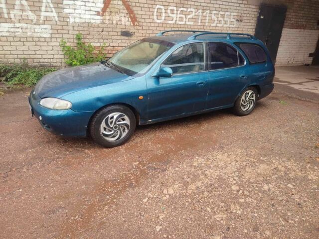 Синій Хендай Лантра, об'ємом двигуна 1.8 л та пробігом 300 тис. км за 700 $, фото 1 на Automoto.ua