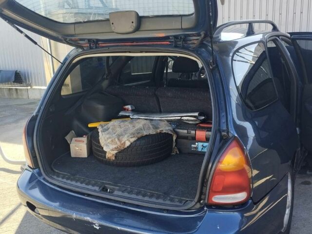 Синій Хендай Лантра, об'ємом двигуна 0 л та пробігом 334 тис. км за 1200 $, фото 1 на Automoto.ua