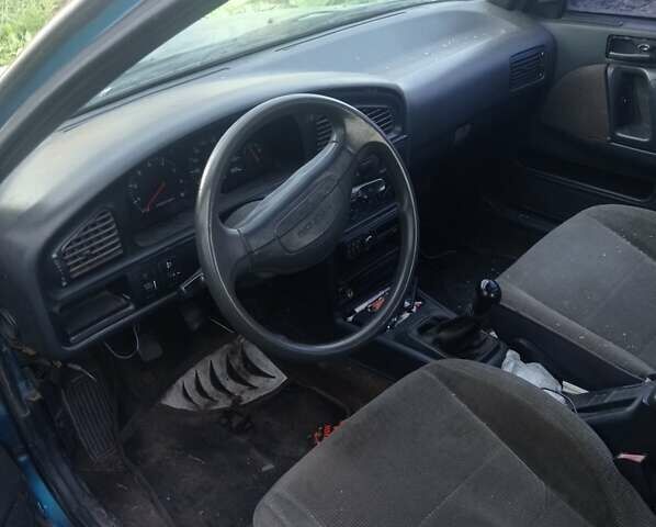 Зеленый Хендай Лантра, объемом двигателя 1.6 л и пробегом 200 тыс. км за 900 $, фото 3 на Automoto.ua