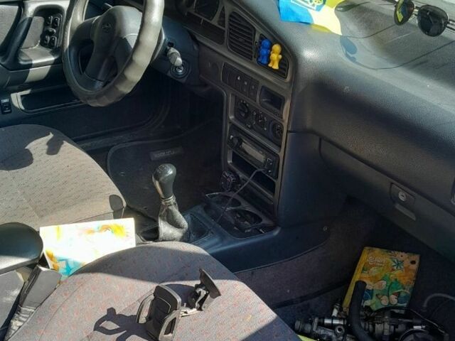 Зеленый Хендай Лантра, объемом двигателя 1 л и пробегом 268 тыс. км за 641 $, фото 5 на Automoto.ua