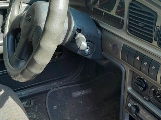 Зеленый Хендай Лантра, объемом двигателя 1 л и пробегом 268 тыс. км за 641 $, фото 1 на Automoto.ua