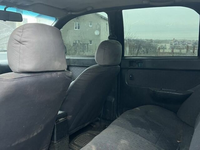 Зеленый Хендай Лантра, объемом двигателя 1.5 л и пробегом 200 тыс. км за 700 $, фото 5 на Automoto.ua